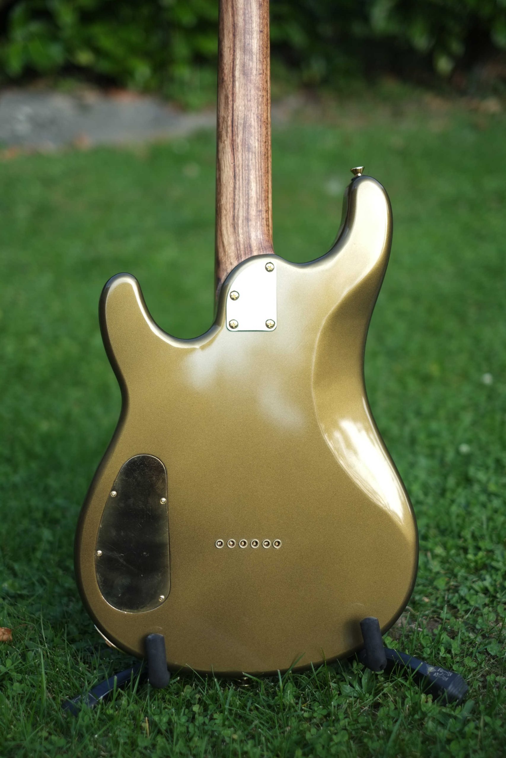 Guitare type V - Gold bronze – Image 4